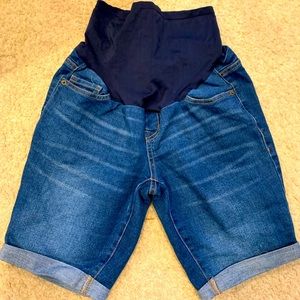 Maternity jean shorts 👖👶🏻